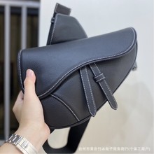 ���QD�����ƼyţƤ�R����25�͹���������玧�μ�б����R����Ů