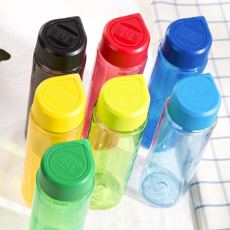 Nueva taza de agua colorida de verano simple taza de plástico portátil de mano coreana