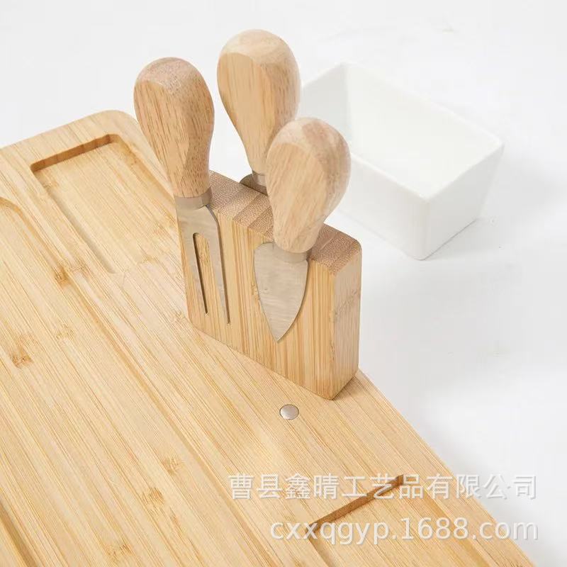 Juego de tabla de queso de bambú creativo Juego de tabla de quesos de madera maciza para el hogar con cuchillo y tenedor