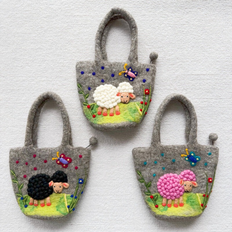 Nepalese Handmade Wool Felt Finished Product Cute Lamb Handbag Handbag Mobile Phone Bag Coin Purse Nepalese Handmade Wool Felt Finished Product Cute Lamb Handbag Handbag Mobile Phone Bag Coin Purse