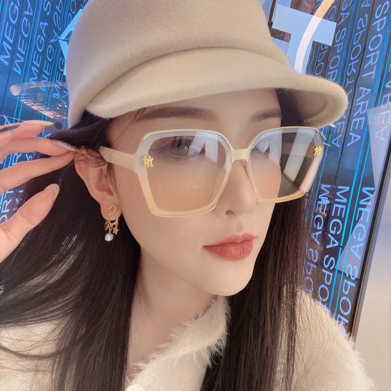Nuevos accesorios de metal pequeños de aspecto facial de Marco elegante de estilo coreano para mujer de moda gafas de sol al aire libre a juego