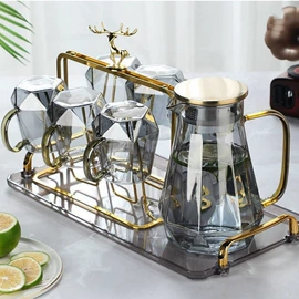 玻璃杯;酒杯;盘