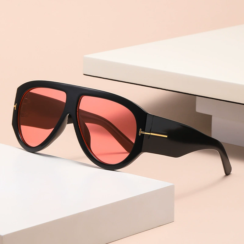 Sunglasses European style, capacious frame, solar-powered lenses