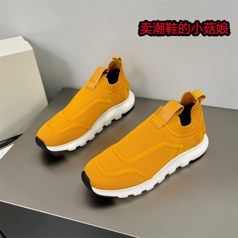 New Style Knitted Mesh Fashionable and Simple Men's Breathable, Comfortable, Shock-Absorbing Slip-On Casual Sneakers New Style Knitted Mesh Fashionable and Simple Men's Breathable, Comfortable, Shock-Absorbing Slip-On Casual Sneakers