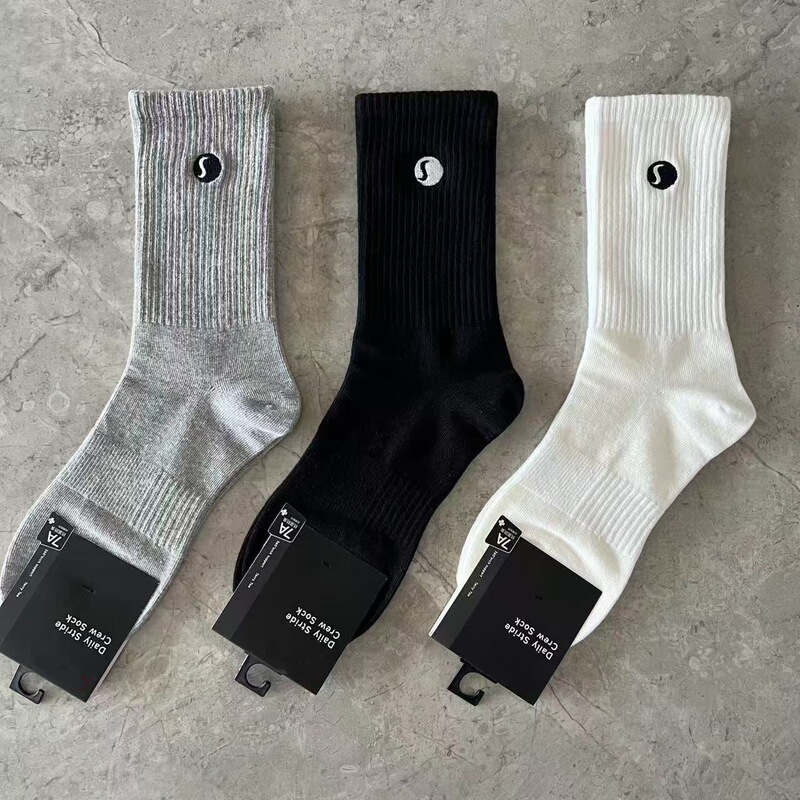 Lulu Men's and Women's Socks, Combed Cotton, Breathable, Embroidered Logo, Running and Fitness Socks, Lulu Mid-High Tube Sports Socks Wholesale