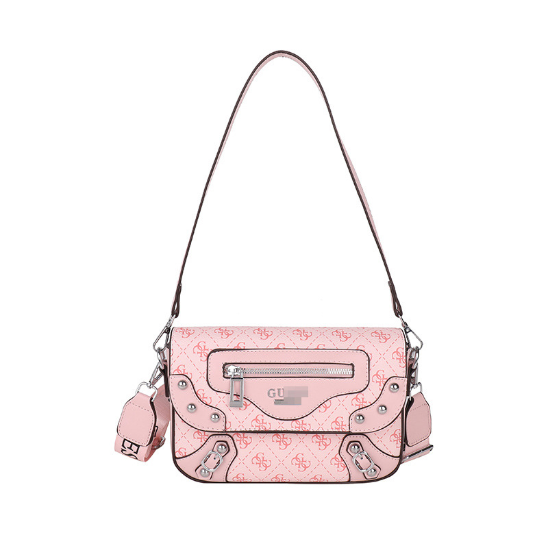 Bolso de diseño de nicho transfronterizo para mujer nuevo bolso de motocicleta con remaches de chica caliente dulce y fresca, bolso de hombro y axila de moda, bolso de mensajero