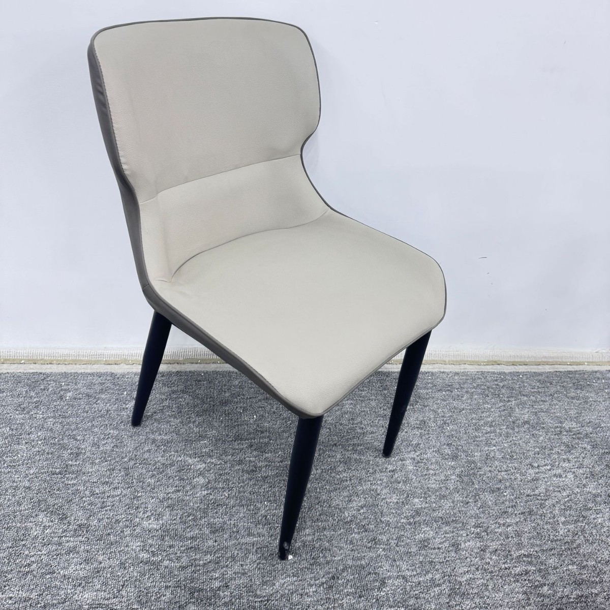 라이트 그레이 + 뒷면 다크 그레이