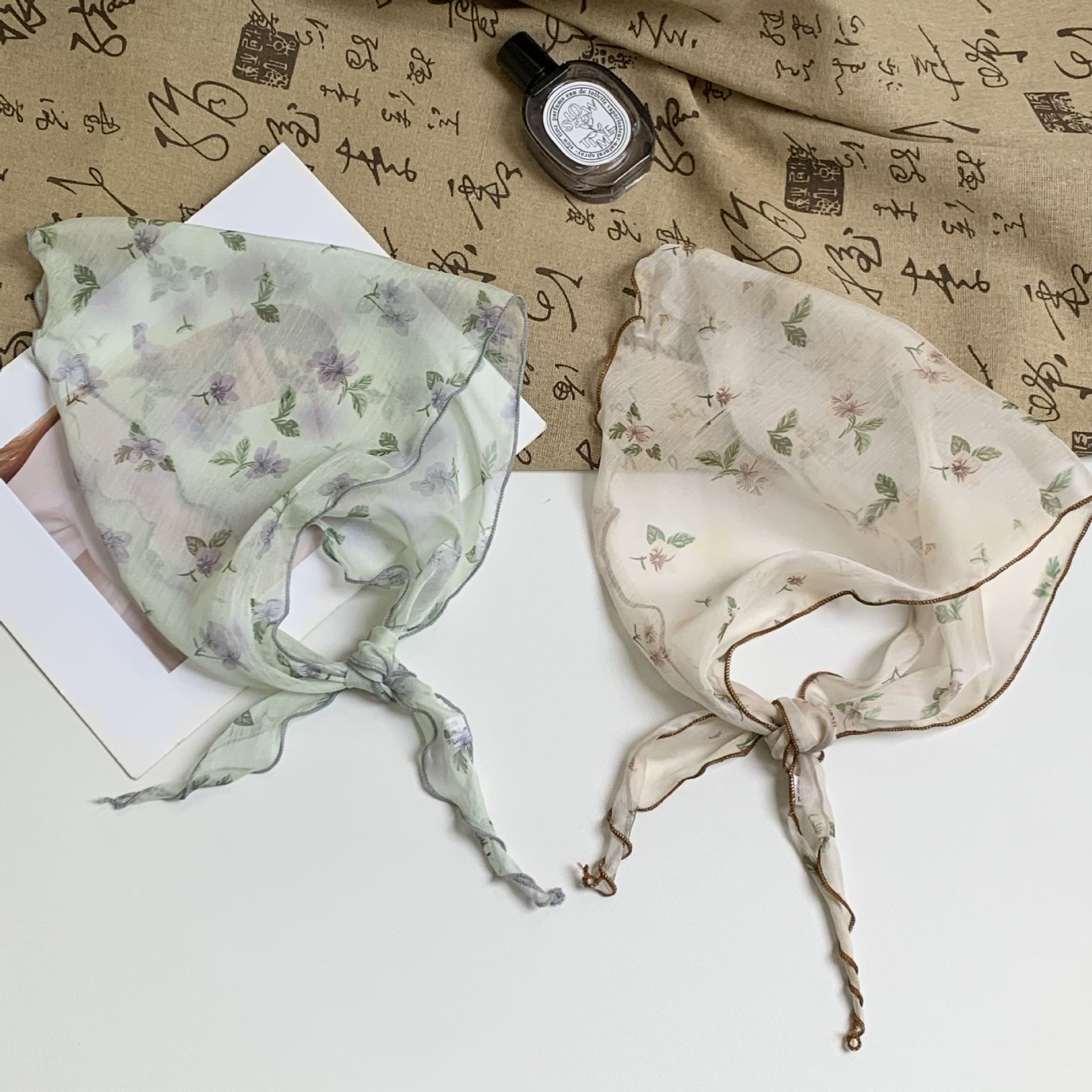 Pañuelo de seda de alta calidad verano nuevo estilo bufanda pequeña estilo nacional pañuelo en la cabeza estilo pastoral femenino cinturón de pelo bufanda triangular accesorios de cintura