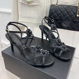 小香风凉鞋女2023春夏新款山茶花百搭真皮一字带露趾细跟高跟鞋