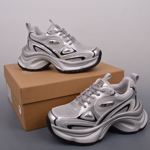 ����ЬŮ��ԭ�߶��ϵ�Ь�yɫ����������eЬ�����߾W���\��Ь����