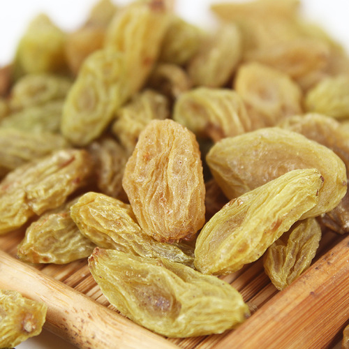 [Delivery] Large grain Xinjiang raisins 500g yellow and green dried raisins bulk snacks yellow raisins on the tree