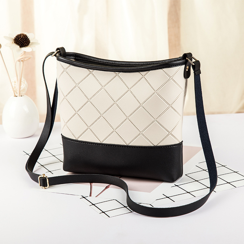 Diamond Tote Bag Wanderer Bag 2025 Winter New Bag Women's Crossbody Bag Contrast Color Stitching Soft Leather One Piece Dropshipping Diamond Tote Bag Wanderer Bag 2025 Winter New Bag Women's Crossbody Bag Contrast Color Stitching Soft Leather One Piece Dropshipping