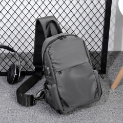 クロスボーダー新しいメッセンジャーバッグファッションショルダーバッグ USB 充電チェストバッグレジャースポーツバッグ旅行メンズショルダーバッグ