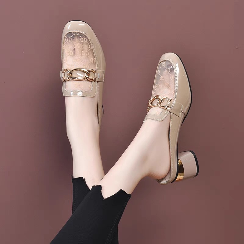 2026 zapatillas de mitad de cabeza de malla de verano zapatillas de tacón grueso para mujeres adultas otras zapatillas de mitad de cabeza de bolsa en stock image 3