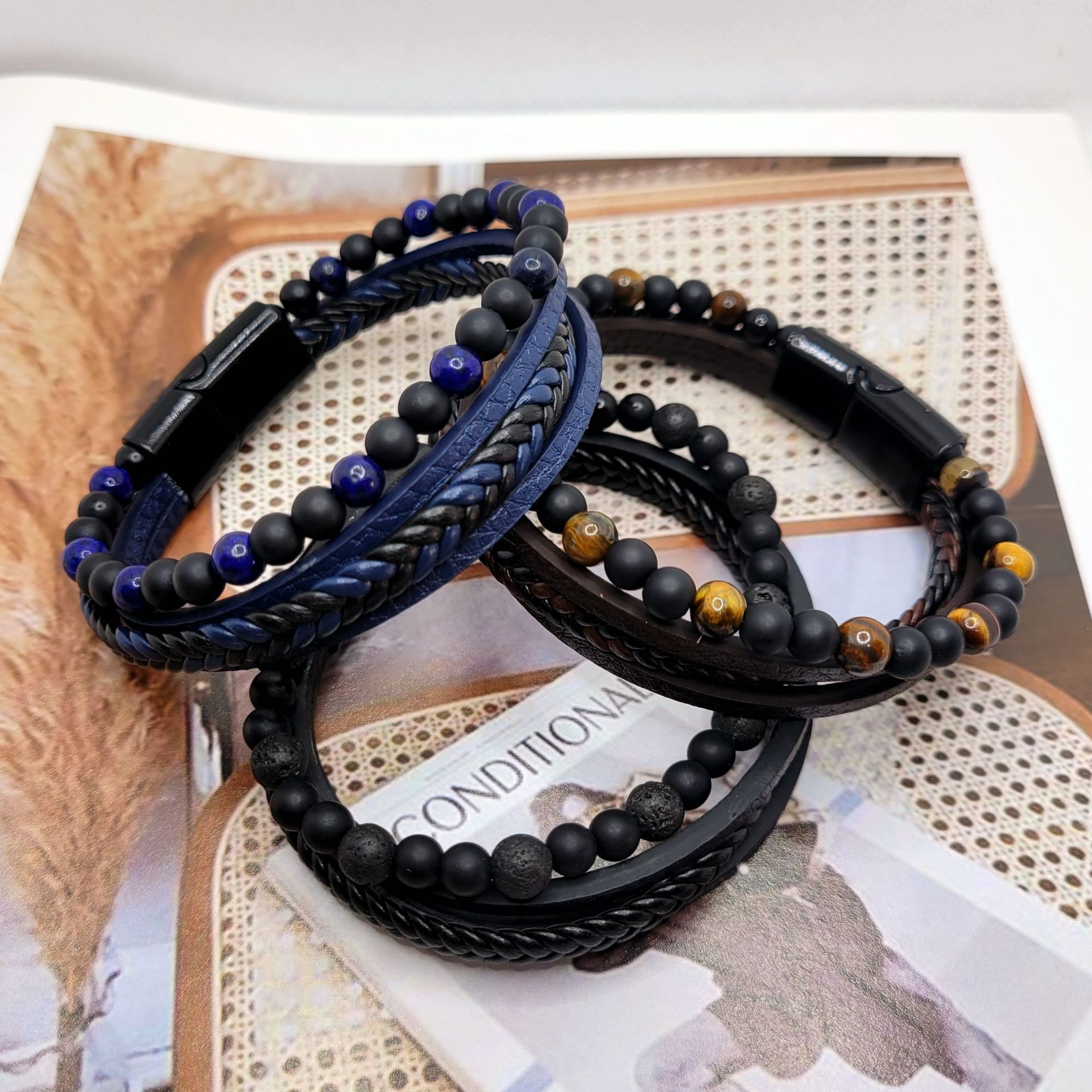 Venta caliente transfronteriza hebilla de aleación pulsera de cuero de los hombres en stock pulsera de piedra de ojo de tigre tejida a mano hebilla de imán pulsera de cuentas