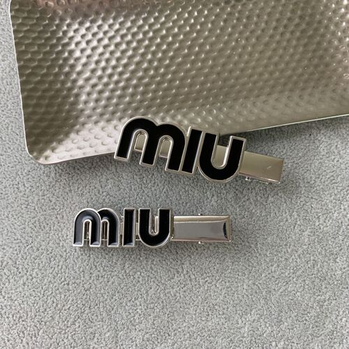 Meiqiu Li super gentle letter Miu hair clip, fashionable trendy exquisite versatile internet-famous geometric duckbill clip hair accessory for women