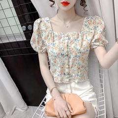 フランス式の方襟の半袖の花のシフォンのシャツの女性のデザイン感の小さい大衆の夏2025新型の泡の袖の短い上着