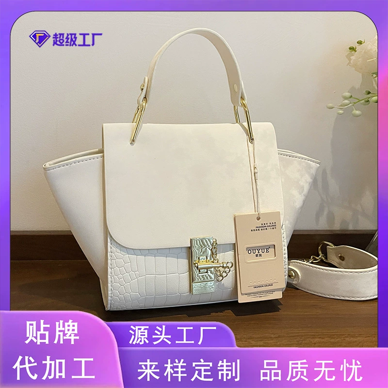 Матовая женская маленькая сумка, новинка лета 2025, модная модная сумка на цепочке, сумка через плечо, простая ручная сумка с крыльями