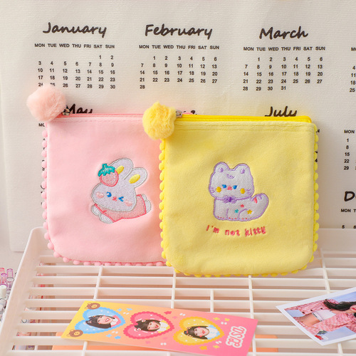 Japanese and Korean cartoon large-capacity sanitary napkin storage bag student portable small bag menstrual bag bear coin purse with hair ball