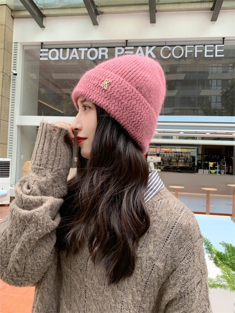 Women's Basic Simple Style Letter Eaveless Wool Cap display picture 4