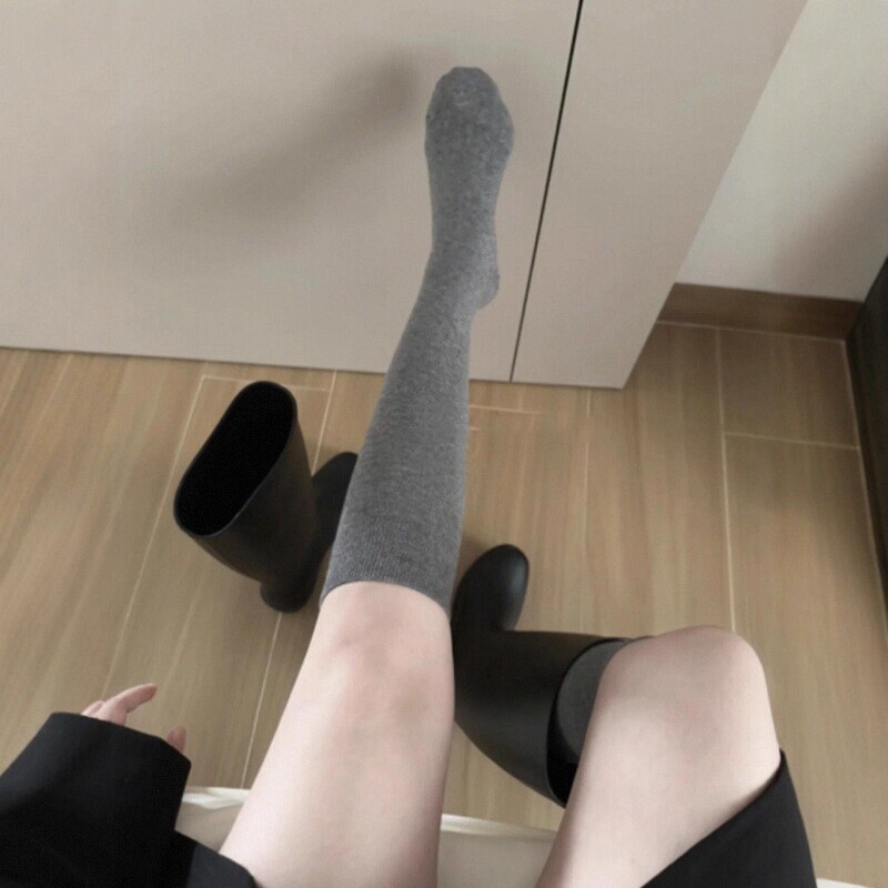 Wearing It Makes You Look Like a Korean High School Student! It Is Slimming Look and Soft. It Is Unique. Two-Wear Micro-Pressure Stacked Calf Socks Are Super Easy to Wear