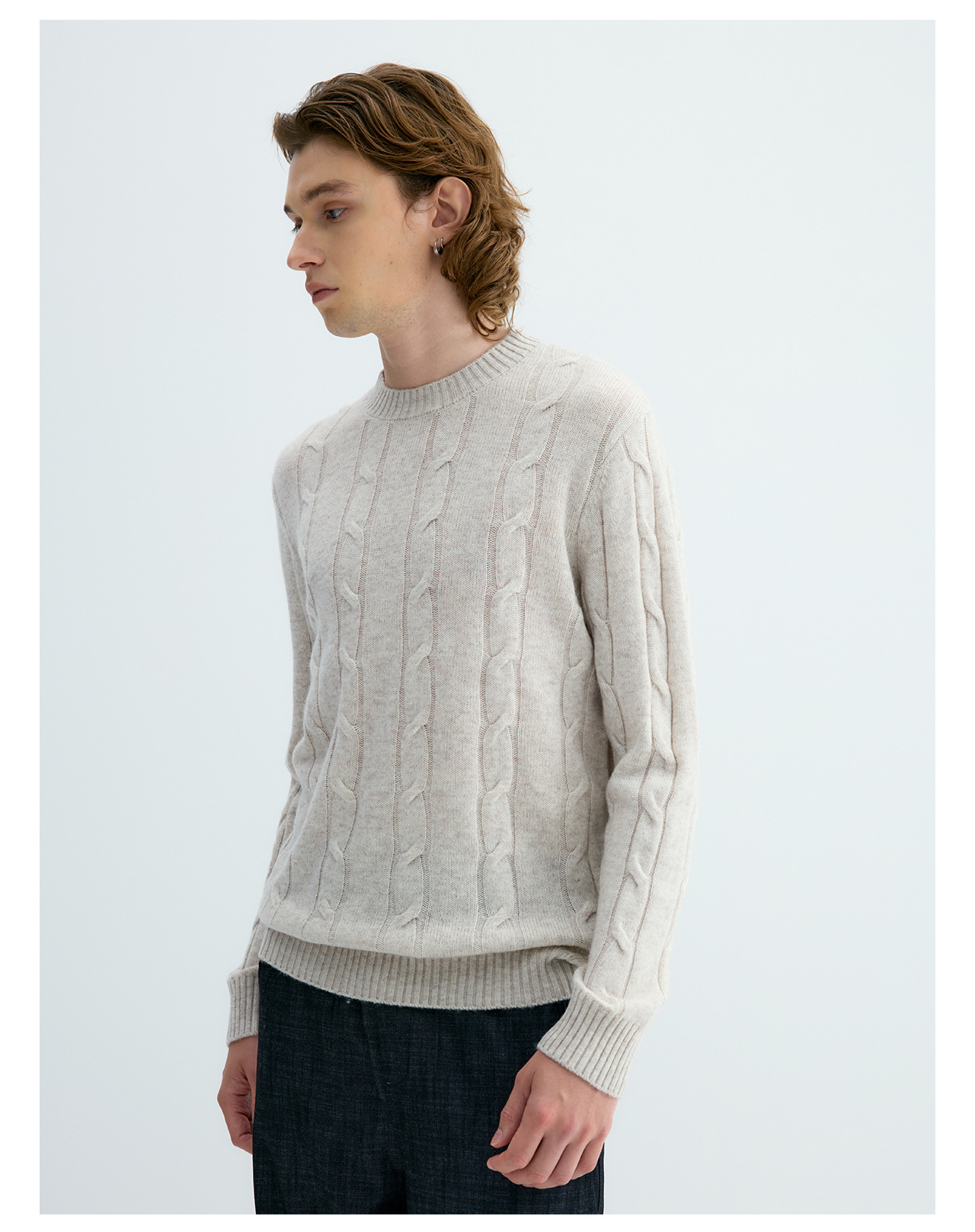UNF Cable-Knit 405g Crewneck Sweater
