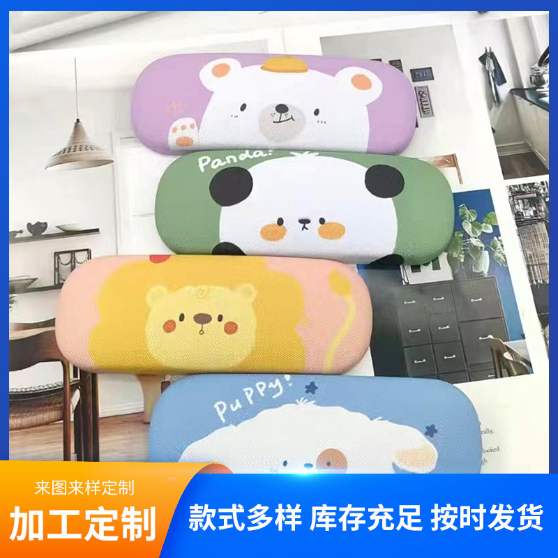 Manufacturers supply cartoon glasses case myopia student glasses case small sober iron case glasses case can add logo