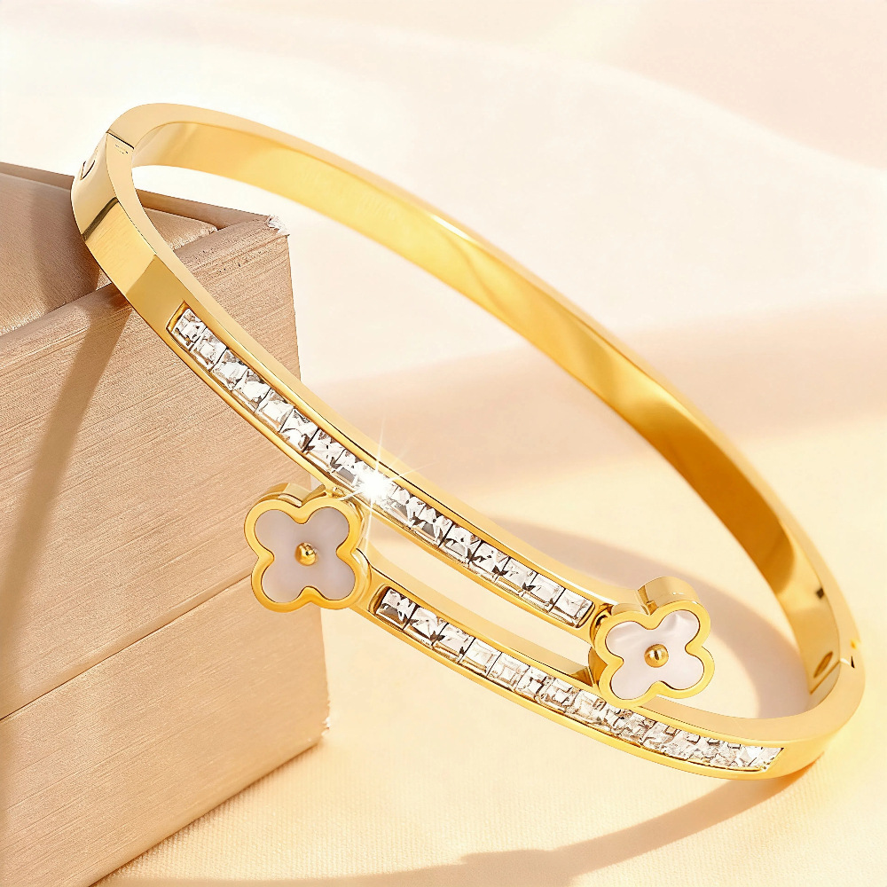 Universal fashionable silver bracelet stainless steel