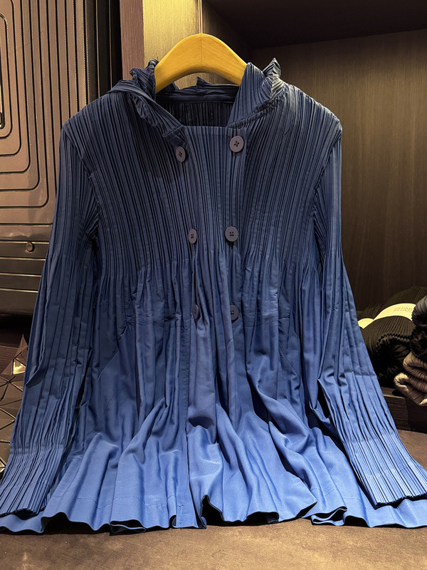秋季新款韩版欧美系褶皱女装风衣宽松滑爽立体感出口品质长袖外套|undefined