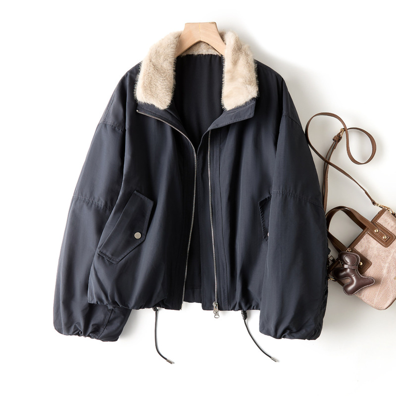 Warm and fluffy 3M Thinsulate cotton-filled jacket with a stylish faux fur collar, loose fit, and a Nordic-inspired short design