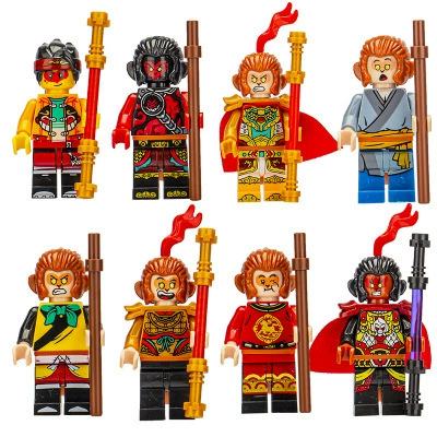 Набор минифигур Construction (LEGO) — 56 золотых и тематических минифигур с мотоциклом и 7-слойной витриной
