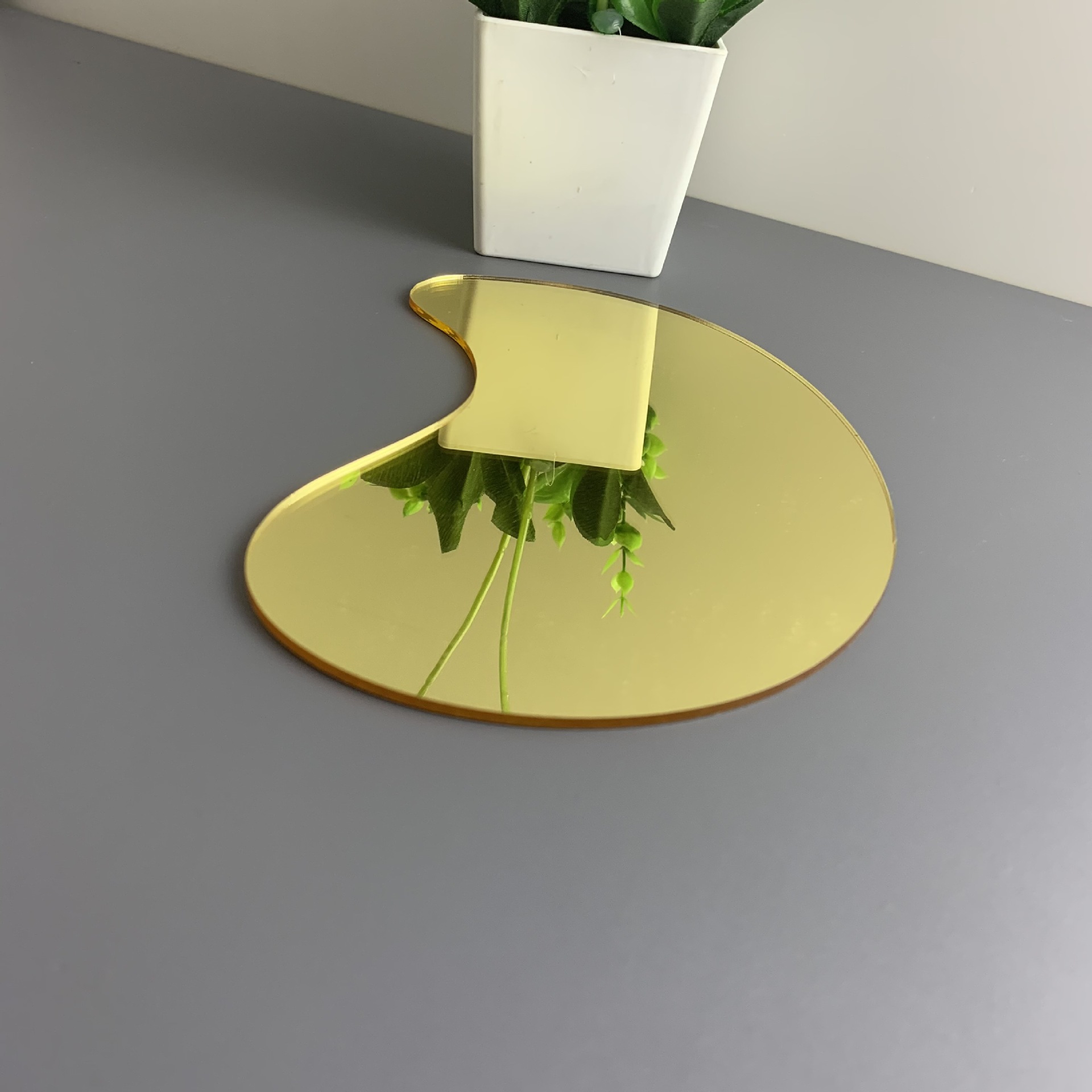 浅金色亚克力镜面板  芒果形状 14 x 20cm 亚克力浅金色化妆镜