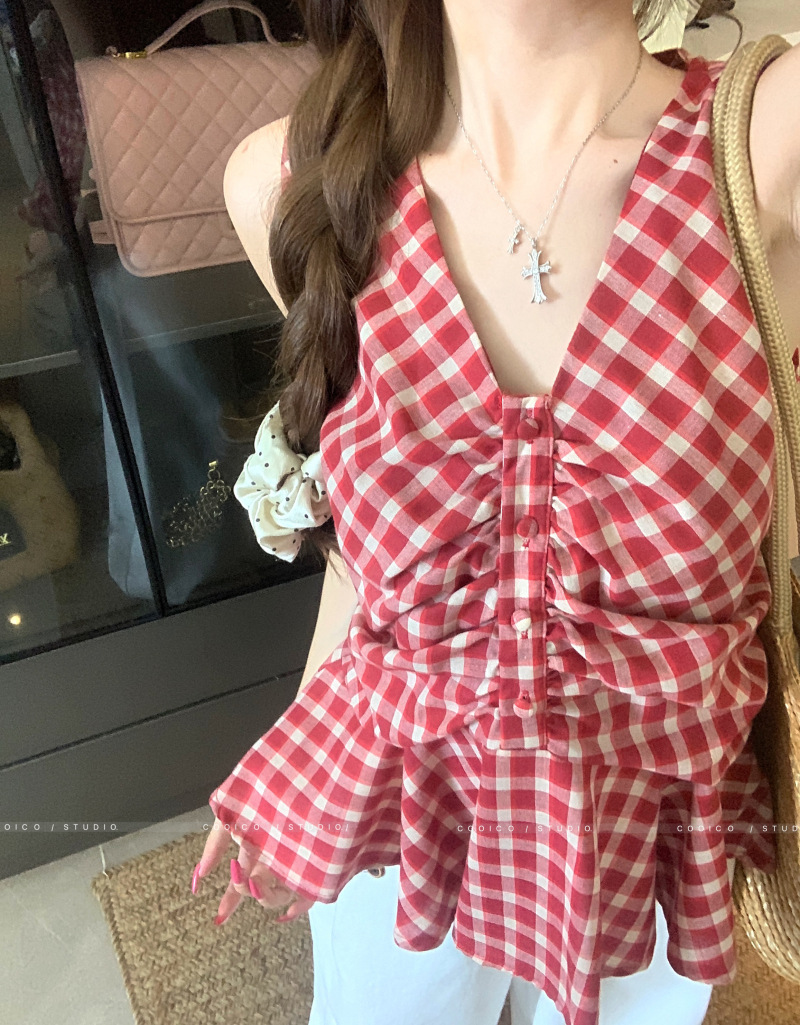 Women's Sleeveless V Neck Top