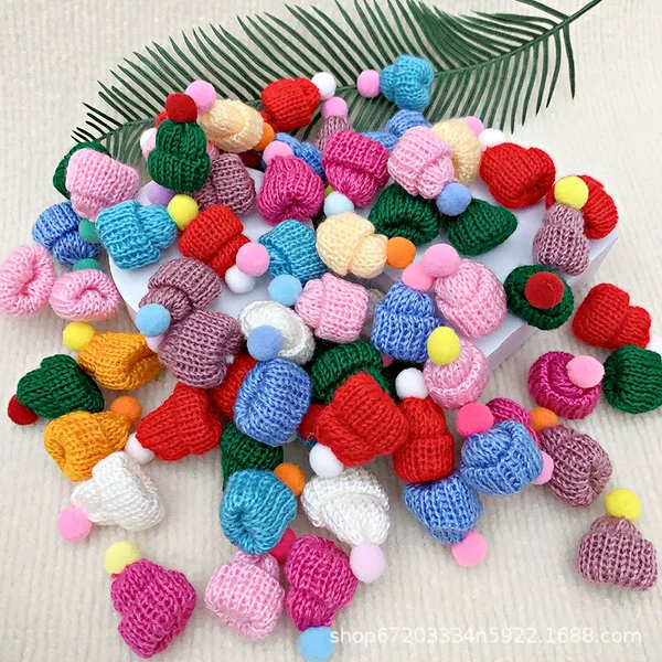 Randomly mixed color beanie (1 piece)