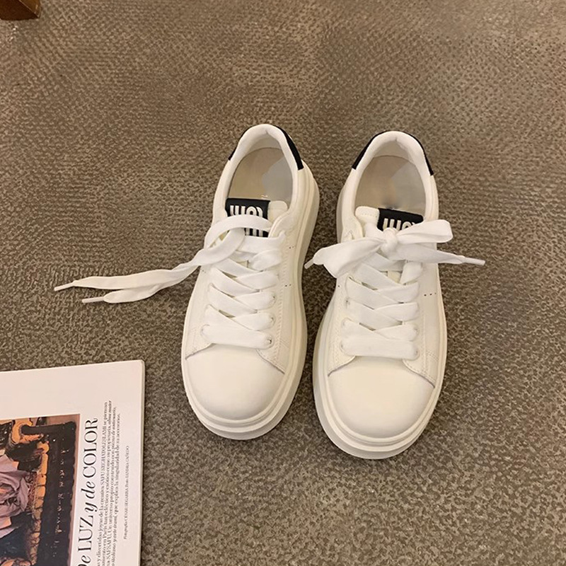 Grava madre otoño nuevo clásico cabeza redonda gruesa altura de lazos pequeños zapatos blancos estilo universitario zapatos de skate para mujeres