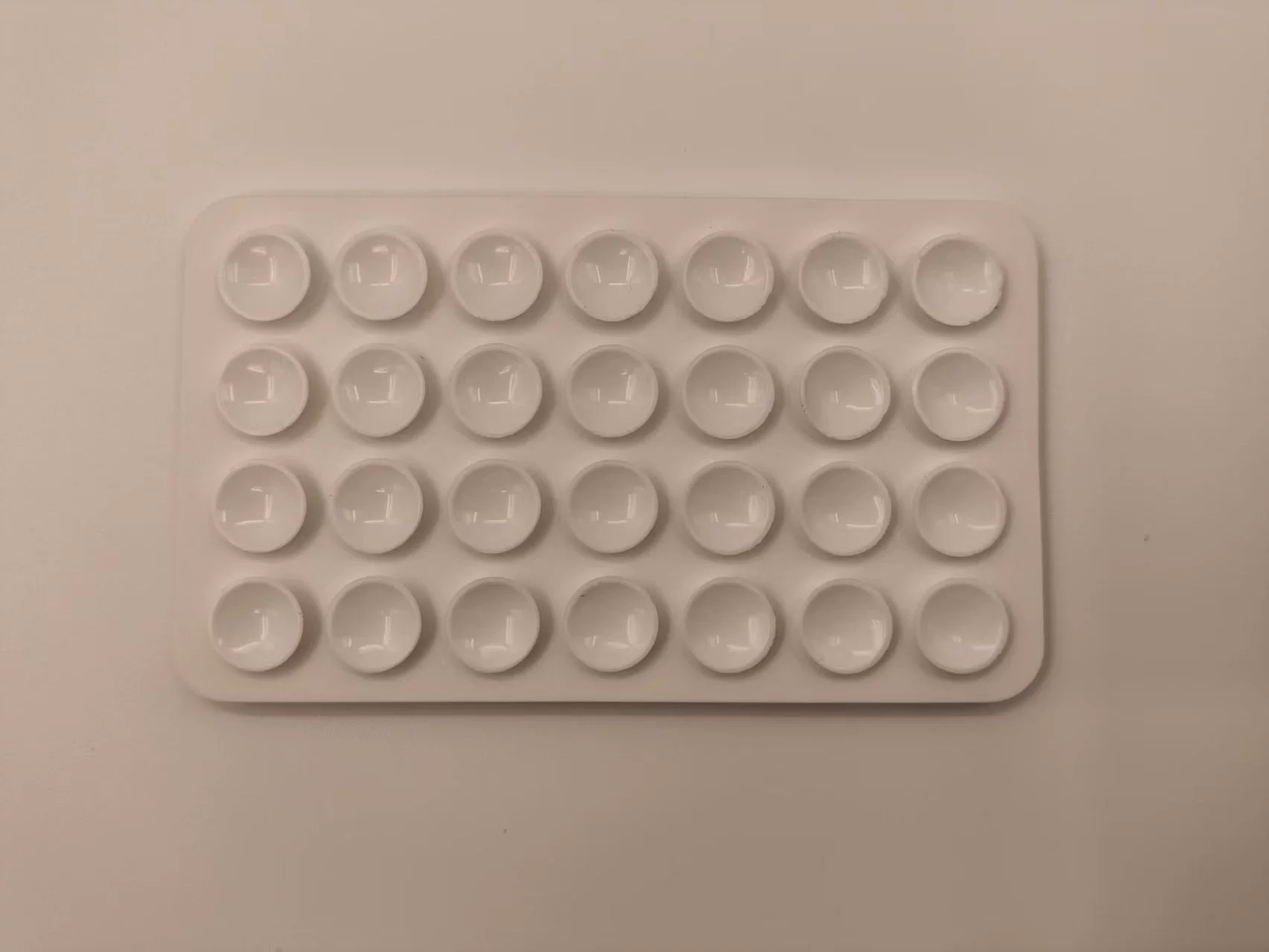 Silicone double-sided phone pad, square, 28-stud, sizes 32/40 mm, customizable colors