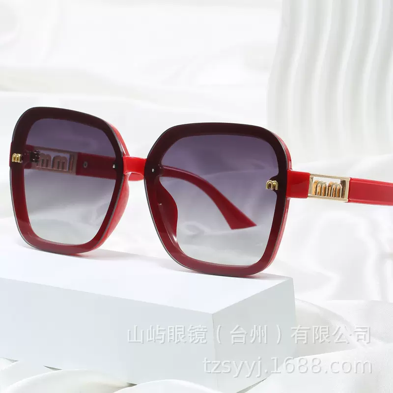 2025新款高级感太阳镜时尚潮流网红墨镜女士街拍个性大框显脸小