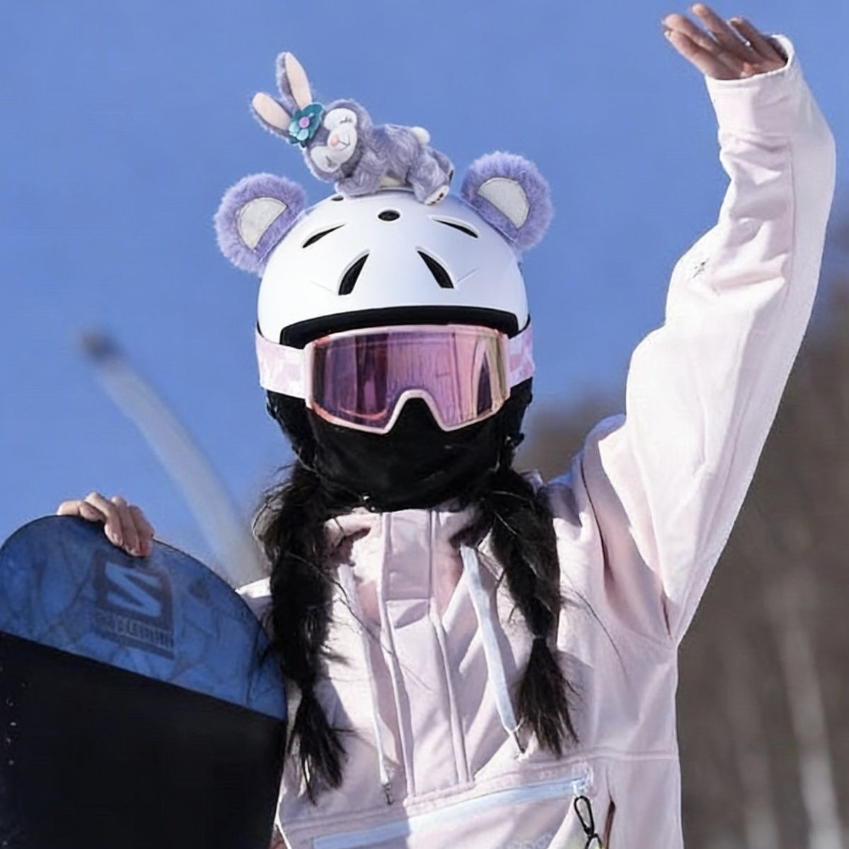 Super cute, sweet, unique, creative, high-looking white and pink bear ear ski helmet motorcycle helmet accessory