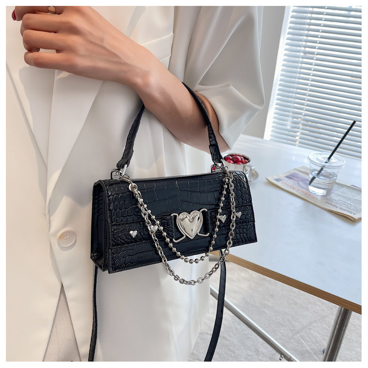 Fashion Crocodile Pattern Hand-held Chain Women's Underarm Bag 21.5*10*6cm display picture 3