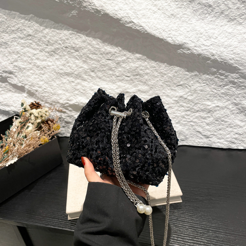 Bolsas de moda personales de sequillas de mujer primavera 2025 nuevo estilo coreano bolsas de cubo bolsas de hombro de estilo extranjero bolsas de cena de moda