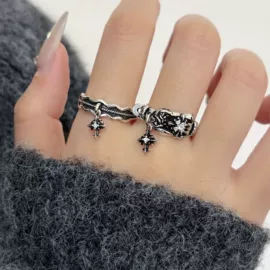戒指;项链;耳钉