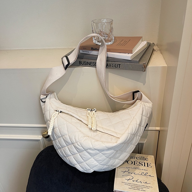 跨境女包2026新款棉服包潮菱格大容量百搭休闲运动单肩斜挎饺子包