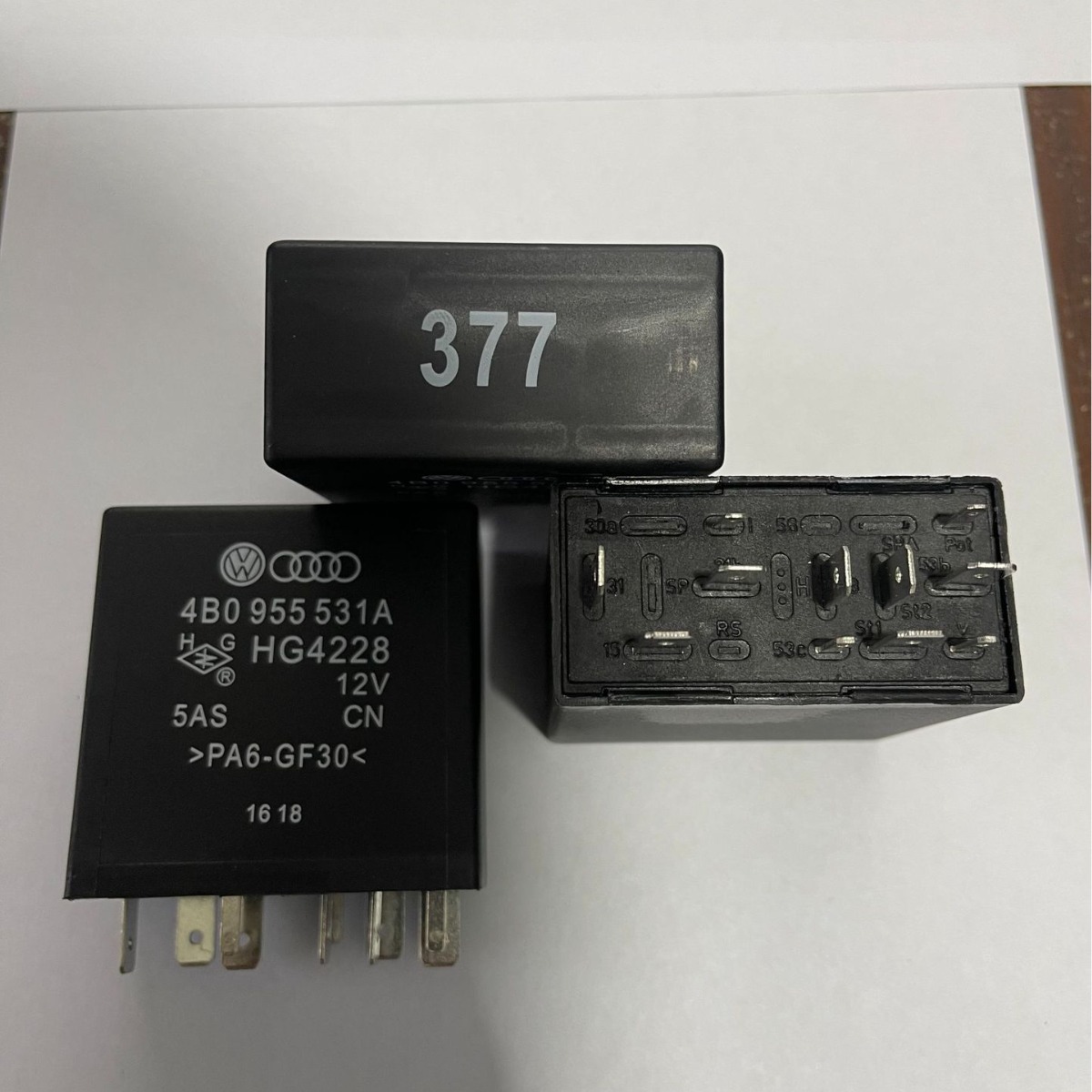 大众帕萨特领驭宝来奥迪雨刮继电器4B0955531A大众377号继电器