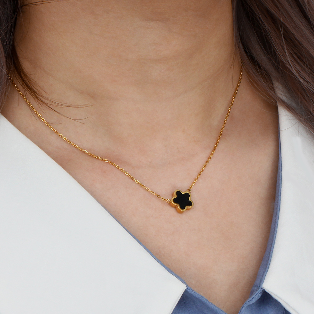 Retro Geometric Flower Stainless Steel Pendant Necklace Plating Stainless Steel Necklaces