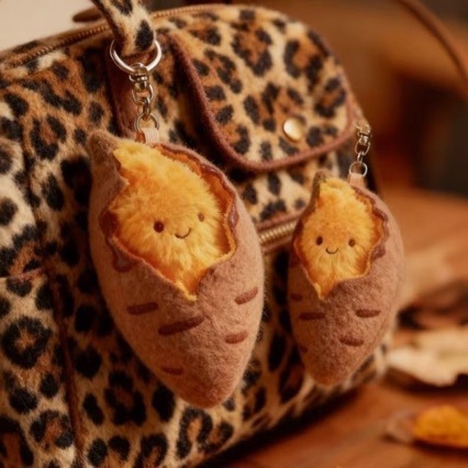 Popular Xiaohongshu Cute Roasted Sweet Potato Stuffed Doll Keychain Bag Hanging Girly Heart Decoration Winter Children's Gift