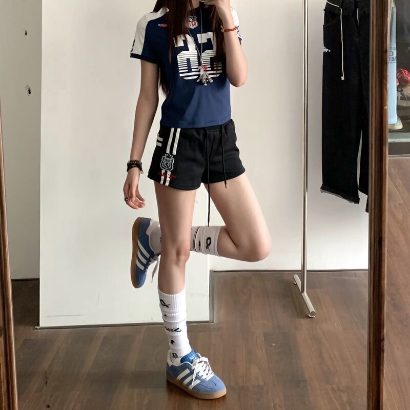 アメリカンメダルストライプカジュアルウェビングスポーツショーツ女性の夏の新しい韓国スタイル甘くてクールなストレートレングスホットパンツ七分パンツ|undefined