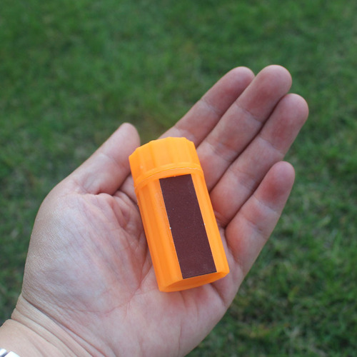 Factory direct supply portable outdoor camping disaster relief first aid kit set survival windproof waterproof matches 20 pcs/tube