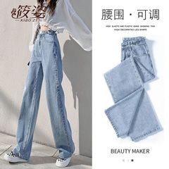 小衆直筒ジーパンの女性デザイン感が多いです。