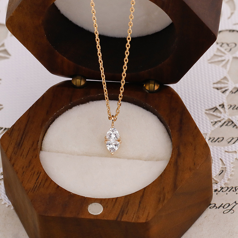 Luxury Pearl Choker Necklace With Magnetic Clasp For Women_voghion.com