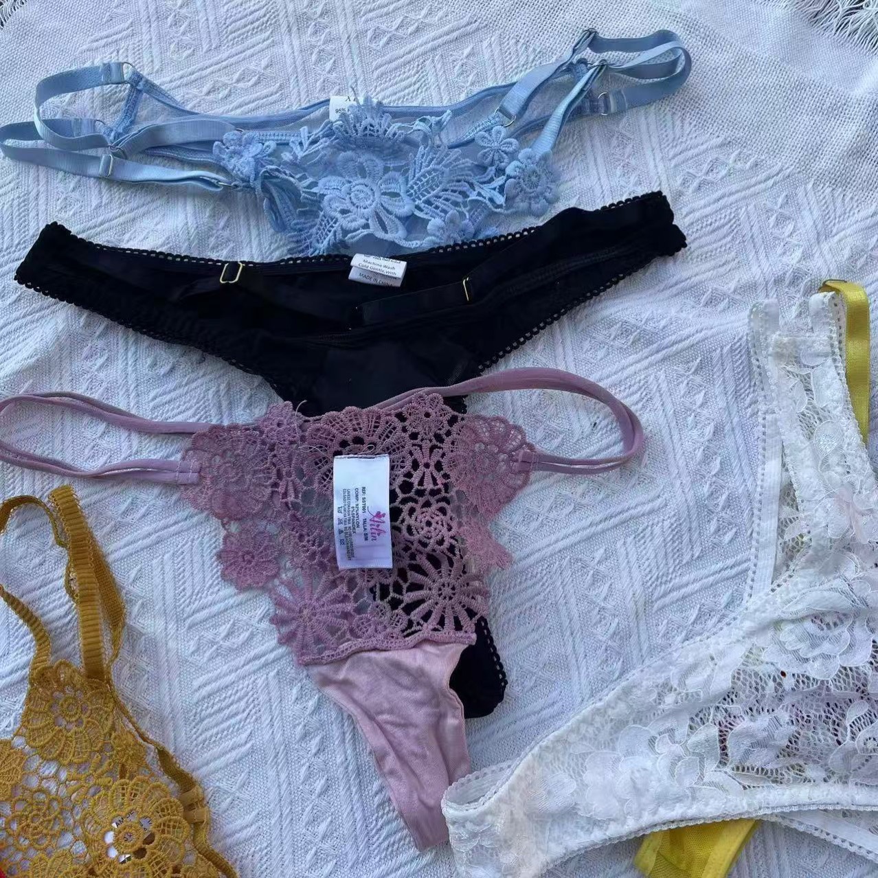 Bragas de mujer exquisitamente bordadas de color mixto, tanga de cintura baja transparente sexy, pantalones en T transpirables de verano, Grecia